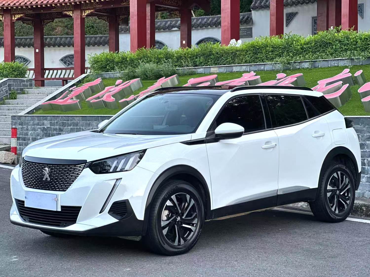 Peugeot 2008 1.2THP 230THP THE ONE Auto