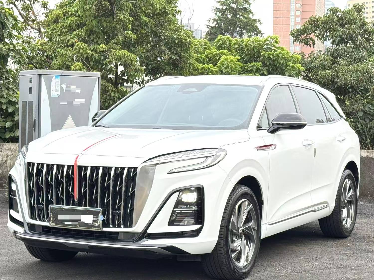 The 2023 Hongqi HS3 2.0T two-wheel drive model can be an automatic transmission version