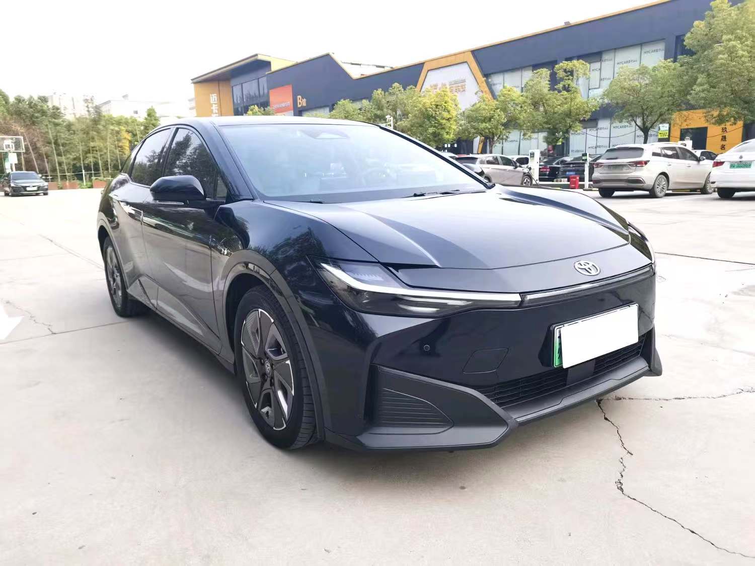 Toyota BZ3 517km  2024 model  517km  Premium Pro  Automatic transmission