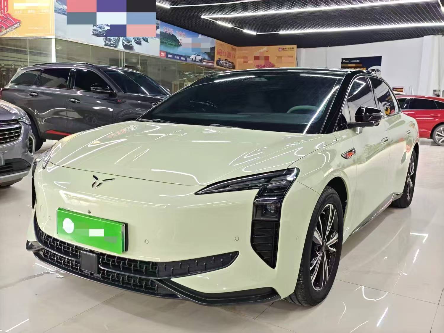 Hongqi EH7 820 pro 2024 Automatic Transmission model