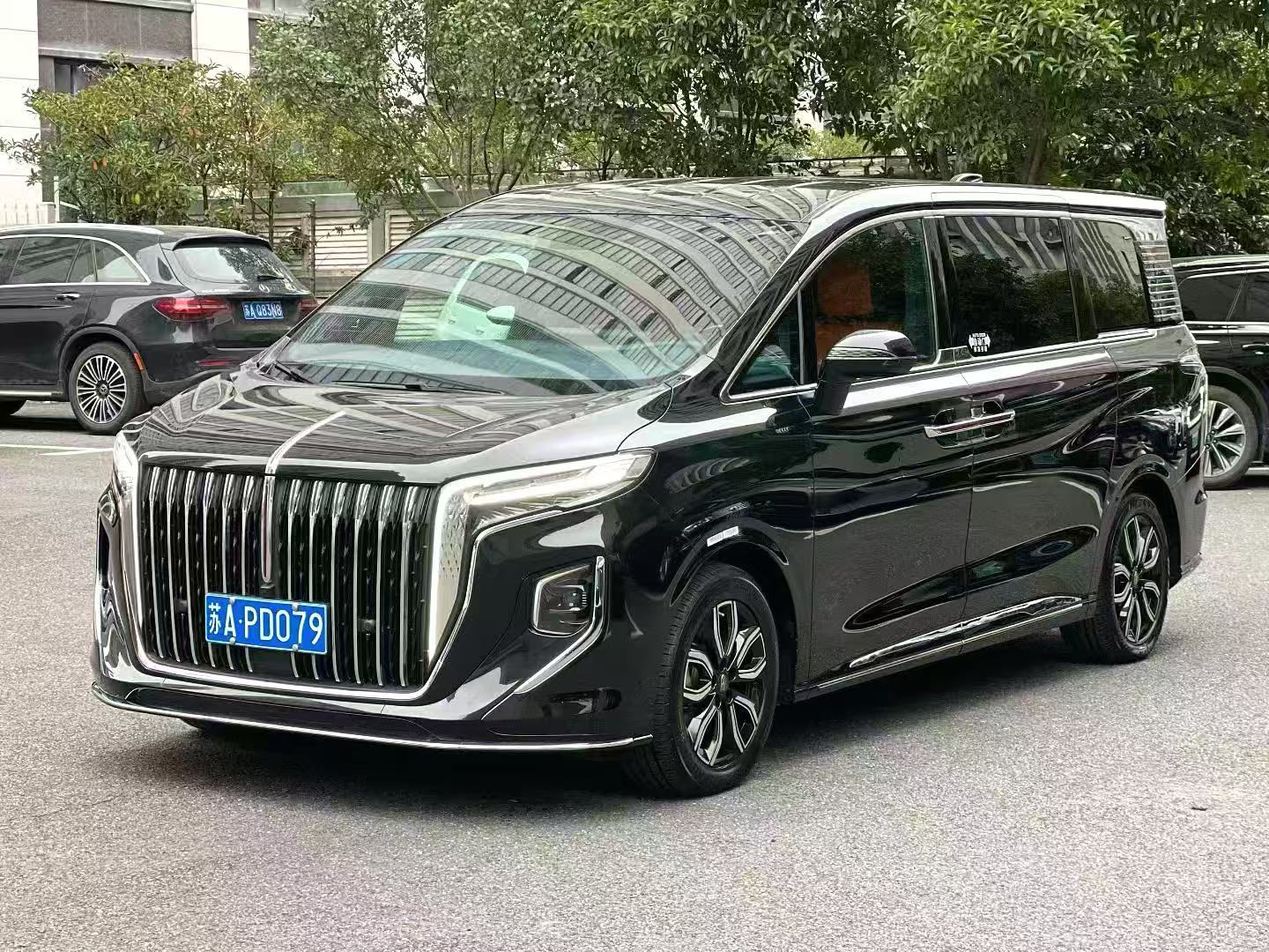 The 2023 Hongqi HQ9 48V 2.0T Smart Link Qiyun Edition automatic transmission