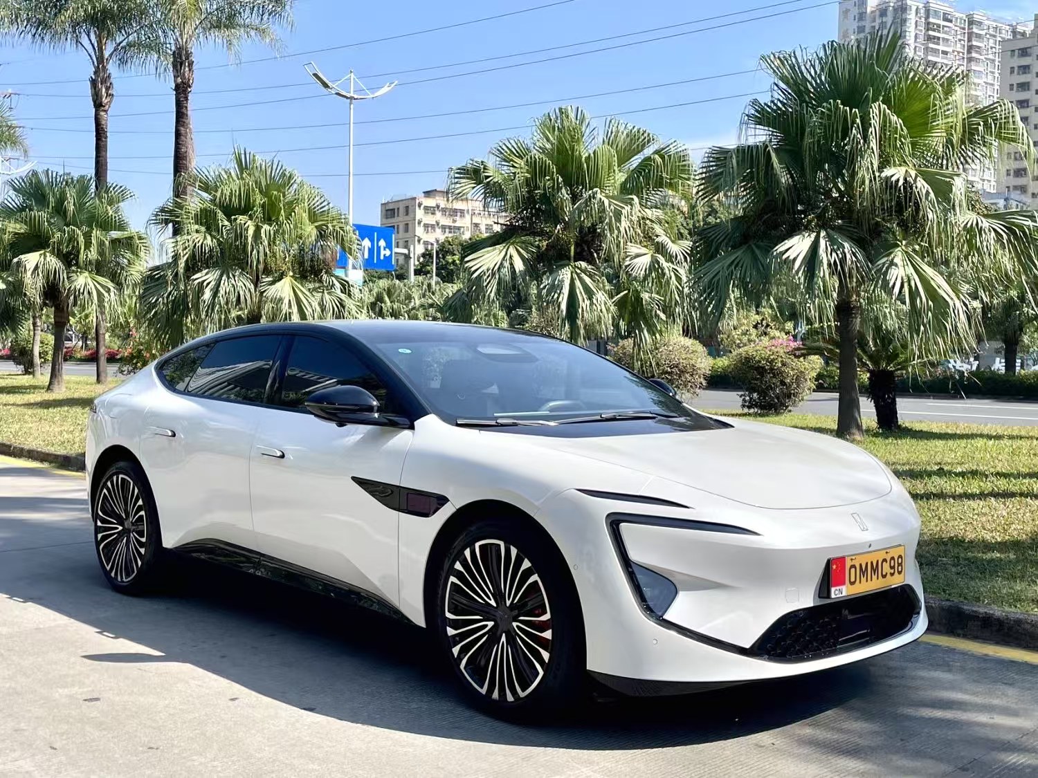 Avita 12 2025 Ultra Extended Range Edition Automatic Transmission