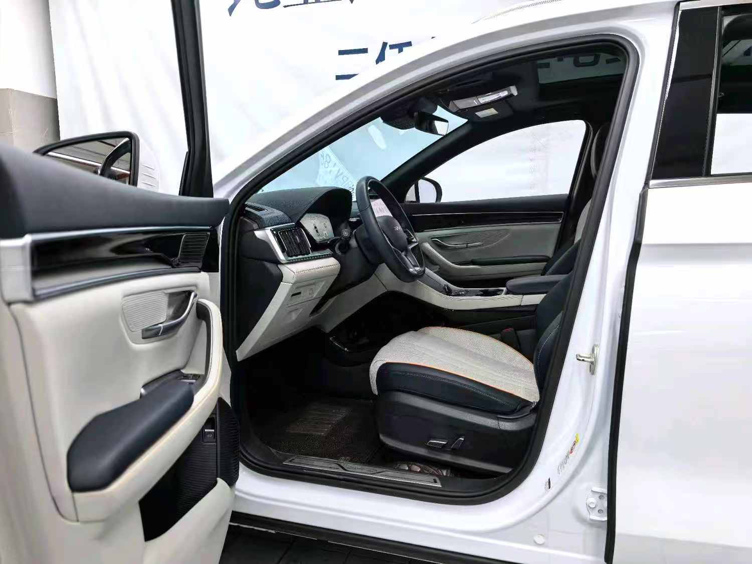 Byd 2023 Song plus EV Champion Edition 520km Flagship Automatic Transmission