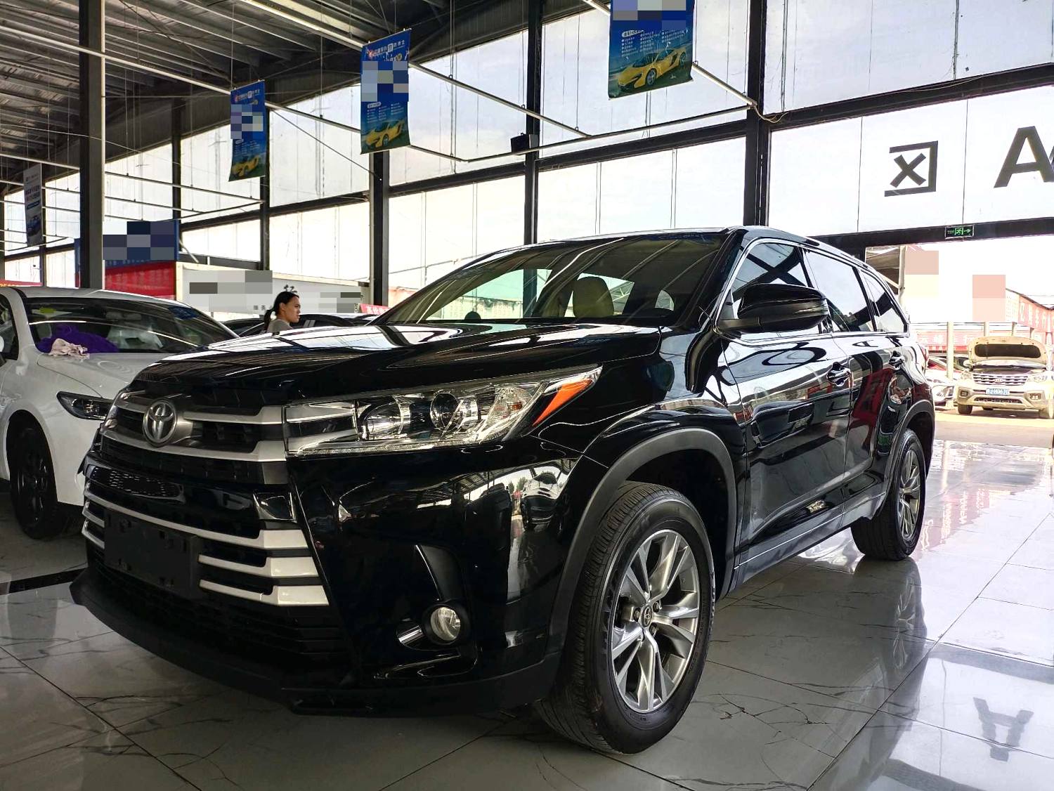 The 2019 Toyota Highlander 2.0T 2WD Elite Edition 7-seater automatic transmission