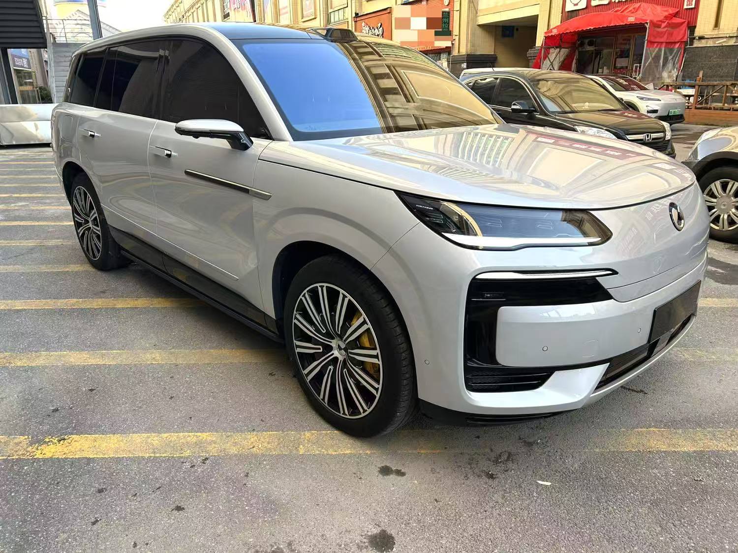 Denza N9 2.0T 1300 Flagship 2025 model