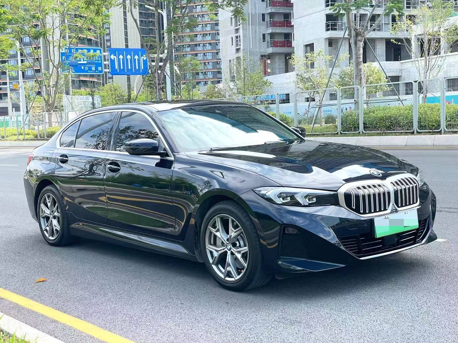 سيارة بي إم دبليو 35L 2022