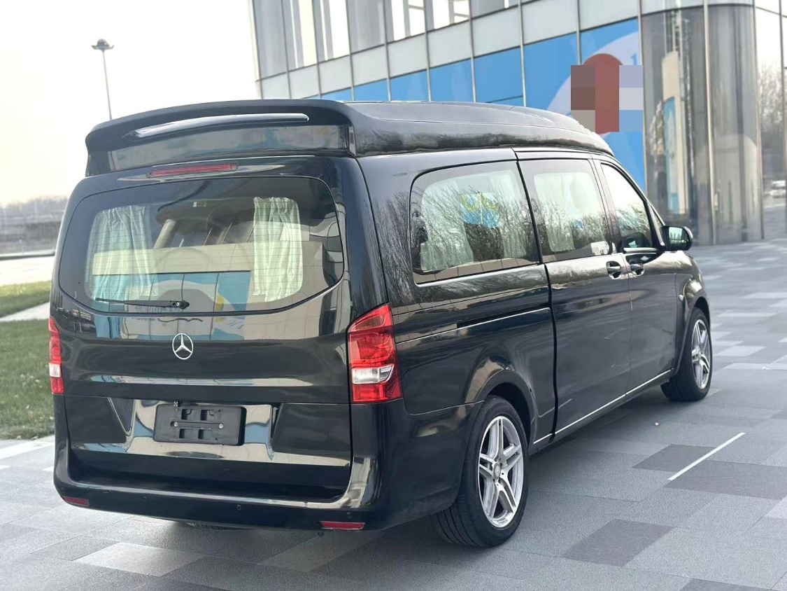 The 2016 Mercedes-Benz Vito 2.0T Elite Edition 7-seater with a high roof