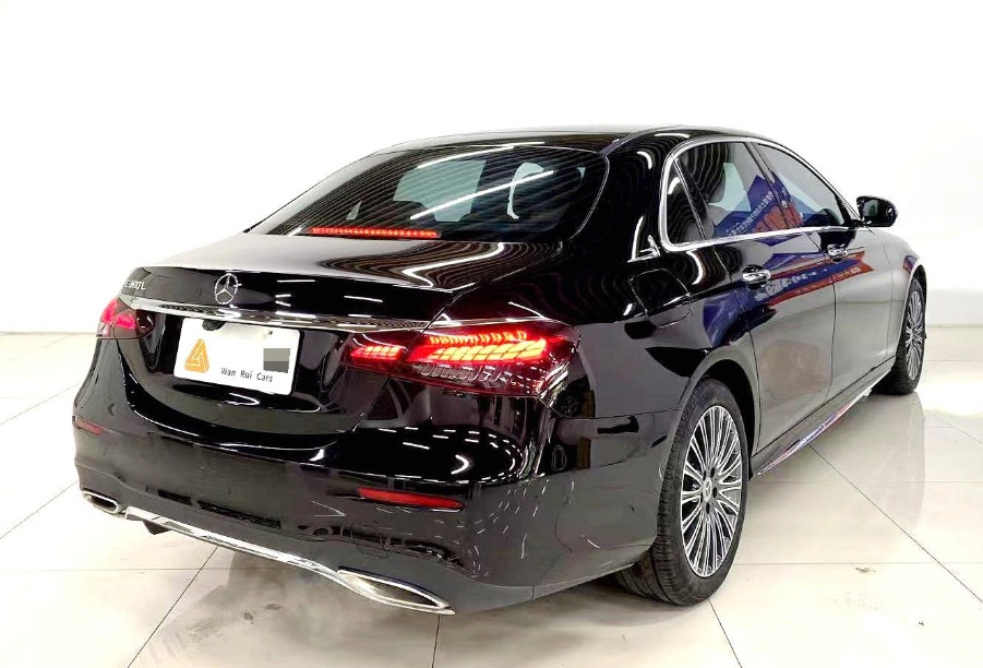 The 2021 Mercedes-Benz E-Class E-300 L 2.0T Sport Luxury Automatic transmission