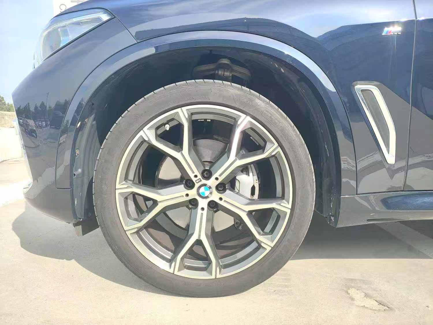 BMW 2022 X5 xDrive40Li 48V 3.0T M Sport Package (facelift) Automatic Transmission