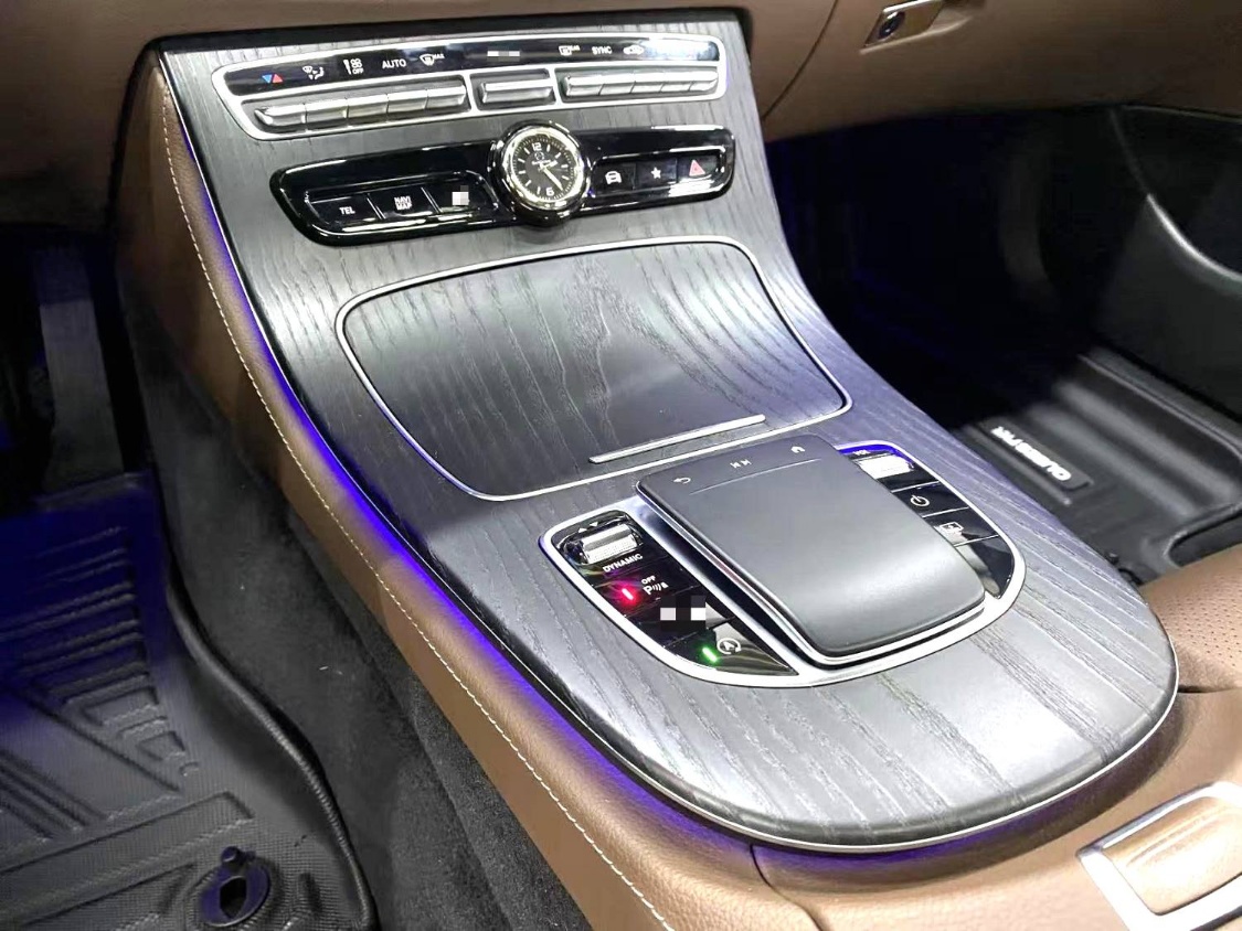 The 2021 Mercedes-Benz E-Class E-300 L 2.0T Sport Luxury Automatic transmission