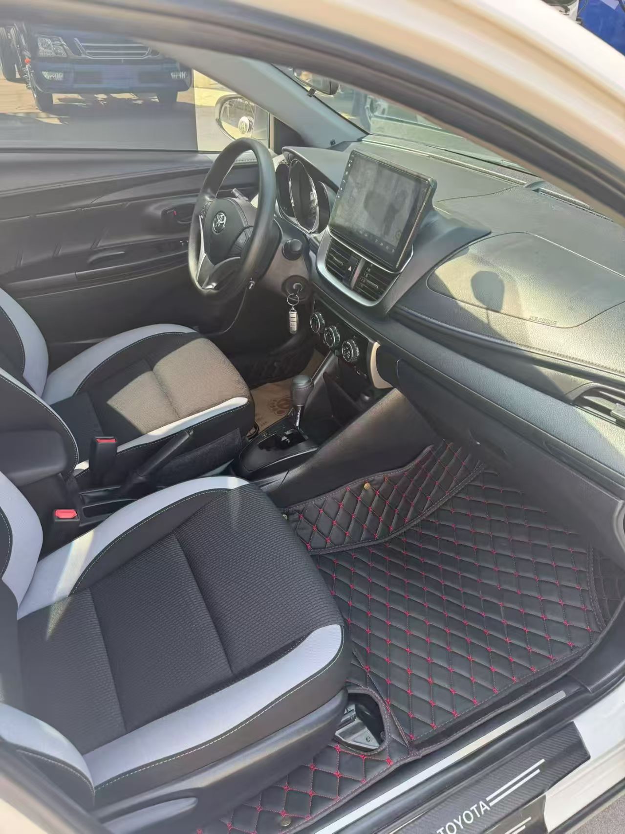 Toyota Yaris L