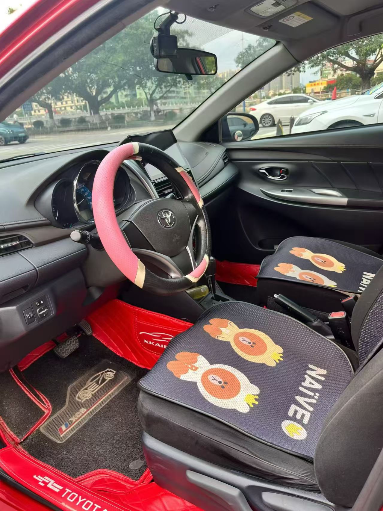 TOYOTA Yaris
