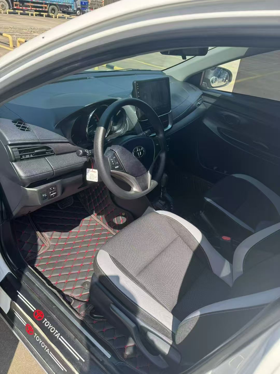 Toyota Yaris L